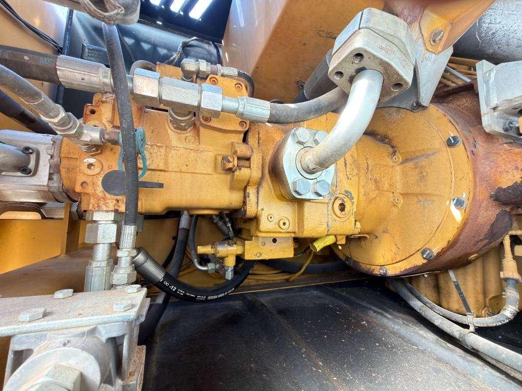 Caterpillar M322D Photo 25