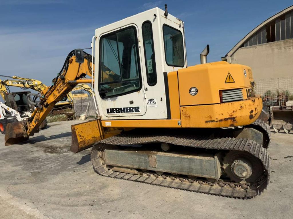 Liebherr R308 Photo 1