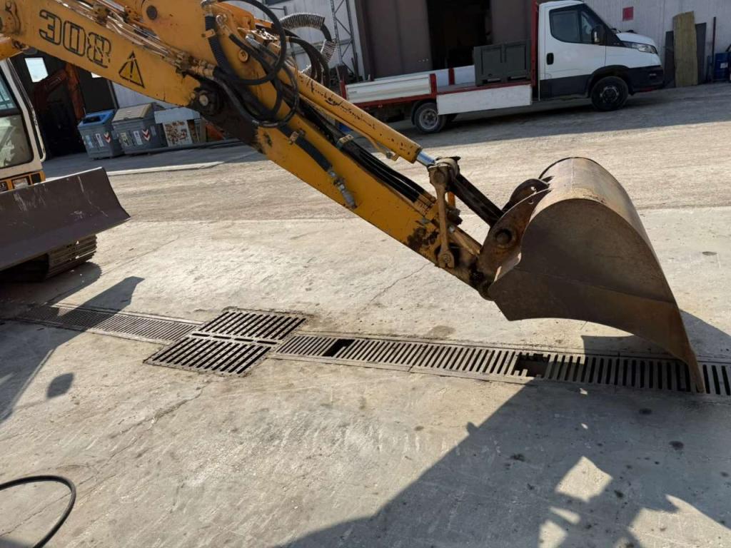 Liebherr R308 Photo 3
