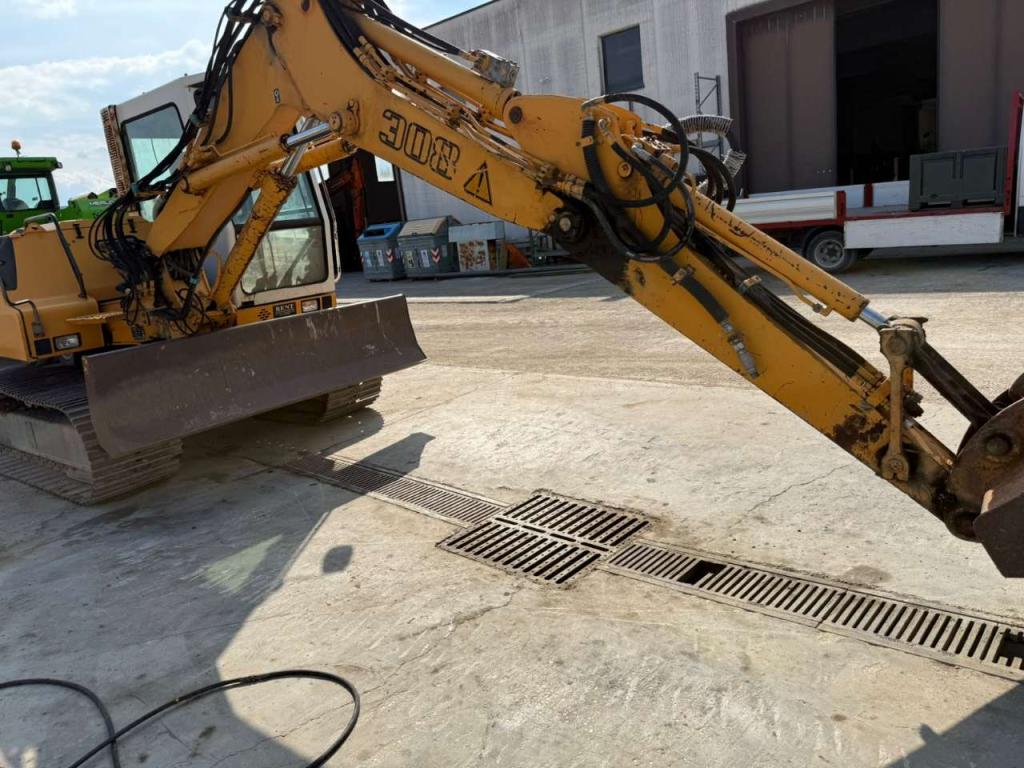 Liebherr R308 Photo 5