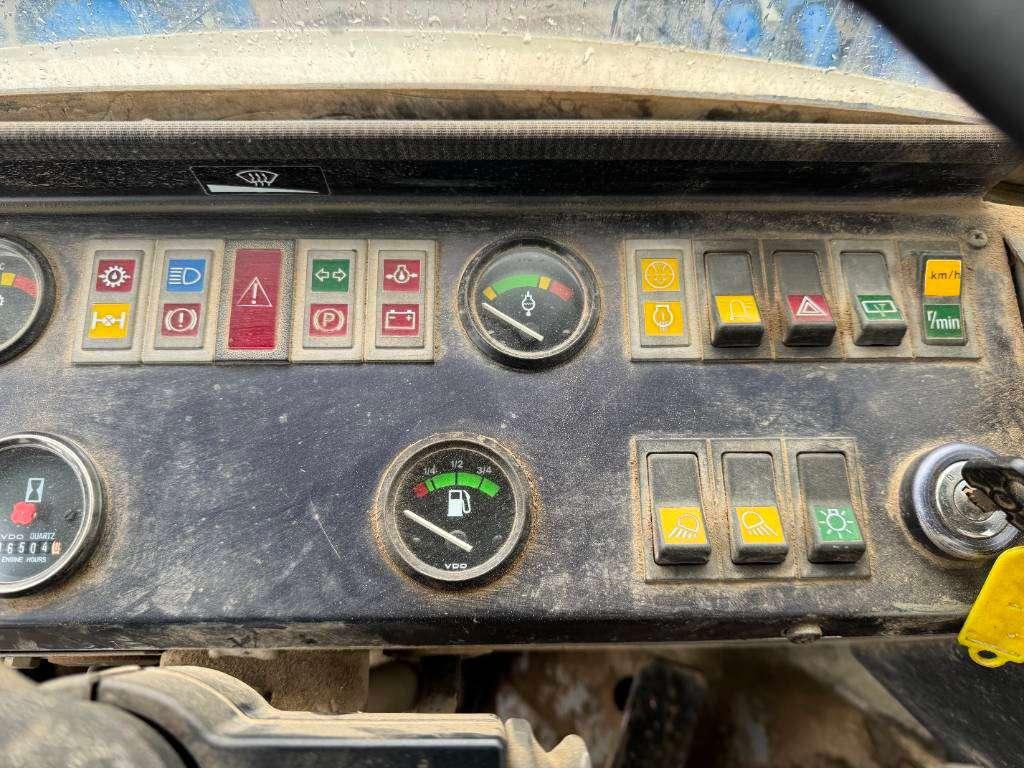Volvo BM4400 - 3rd Function / 2 Buckets Included! Photo 13