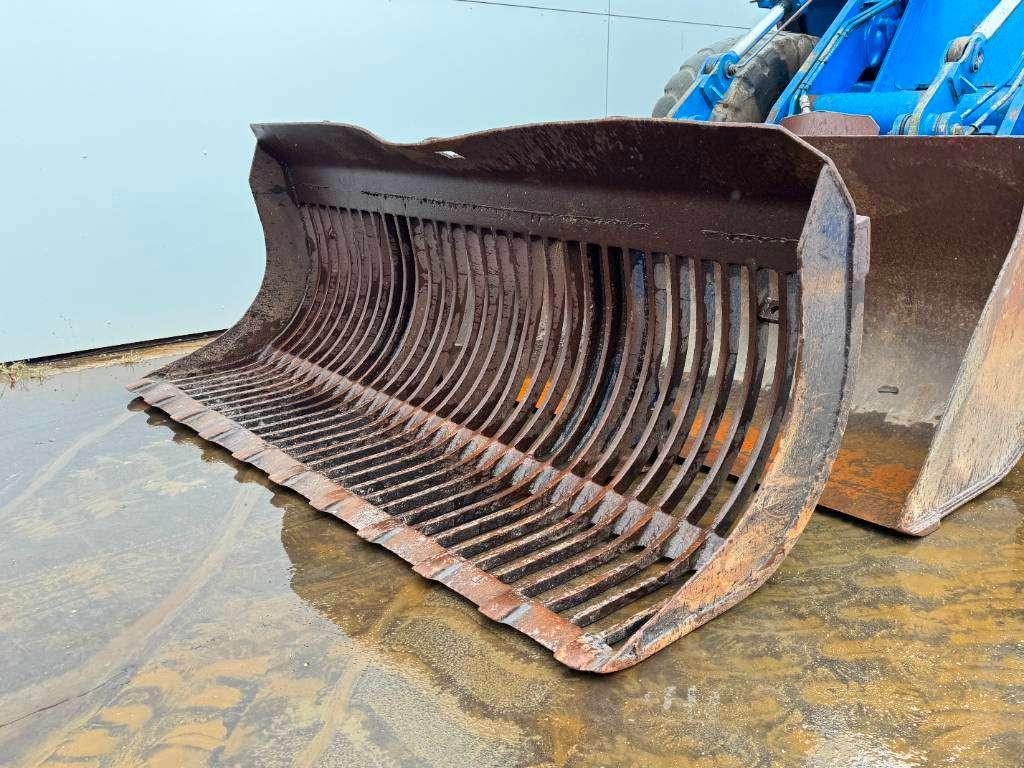 Volvo BM4400 - 3rd Function / 2 Buckets Included! Photo 14