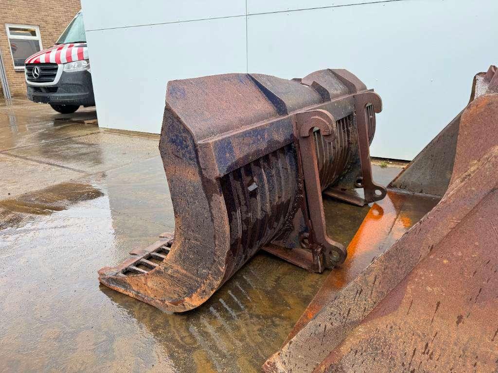 Volvo BM4400 - 3rd Function / 2 Buckets Included! Photo 15