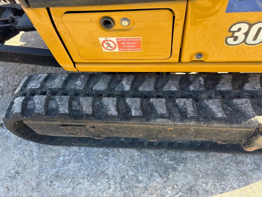 Caterpillar 301,5 Photo 4