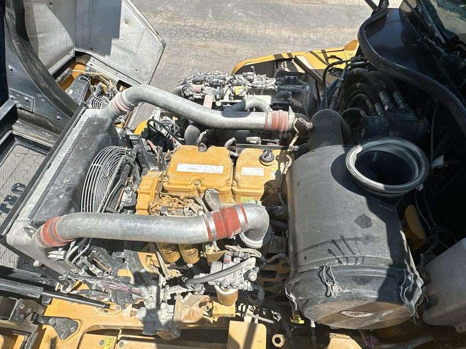 Caterpillar 745C 6X6 Photo 13