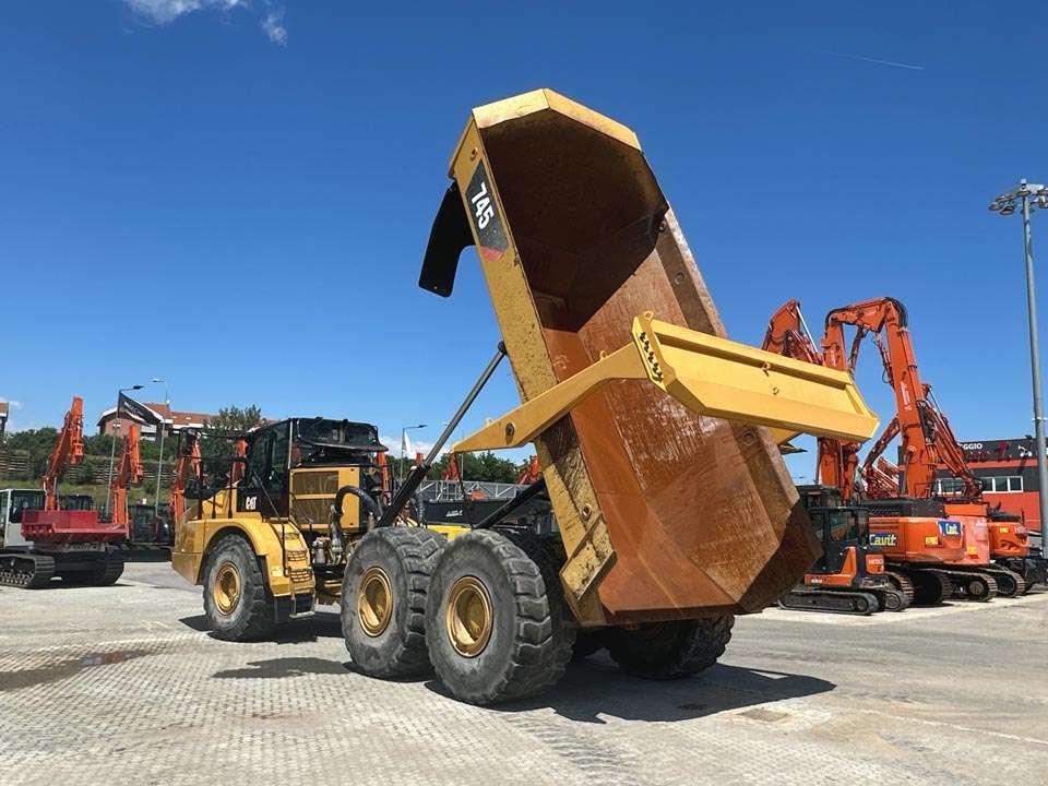 Caterpillar 745C 6X6 Photo 26
