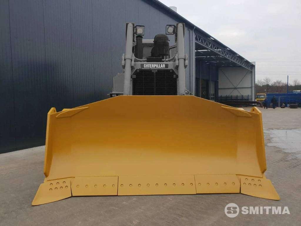 Caterpillar D8T Photo 2
