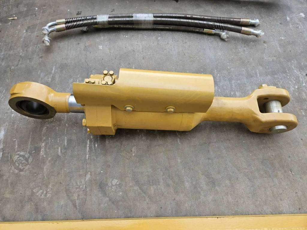 Caterpillar D8T Photo 8