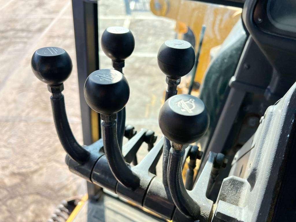 Volvo G946B 6x6 AWD - EPA Certified Photo 8