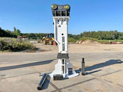 Maxx 3000 - 27/35 Ton Machine / Several Units Marteau hydraulique en vente par Boss Machinery