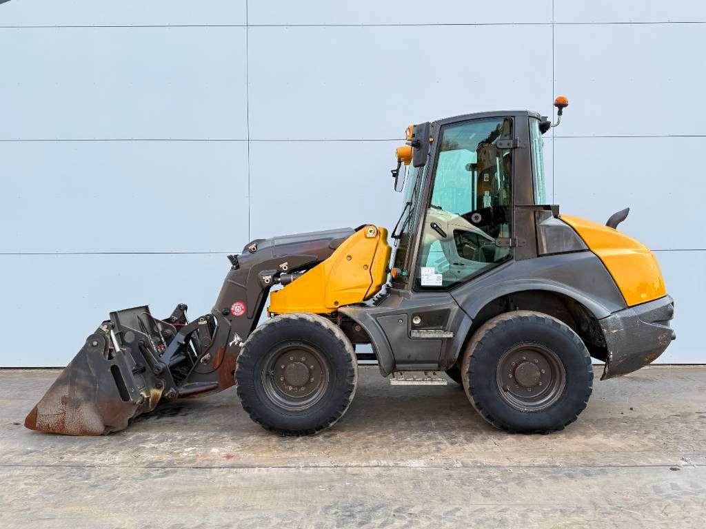 Mecalac AS900 - Bucket + Forks / Mecalac Photo 2