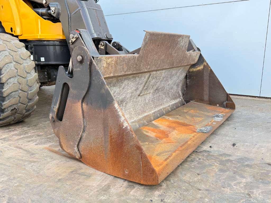 Mecalac AS900 - Bucket + Forks / Mecalac Photo 23