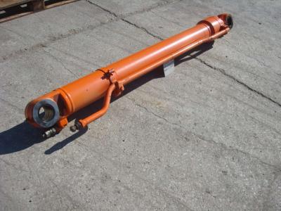 Piston pour pelle (stick) pour ZAXIS 210-3 en vente par OLM 90 Srl