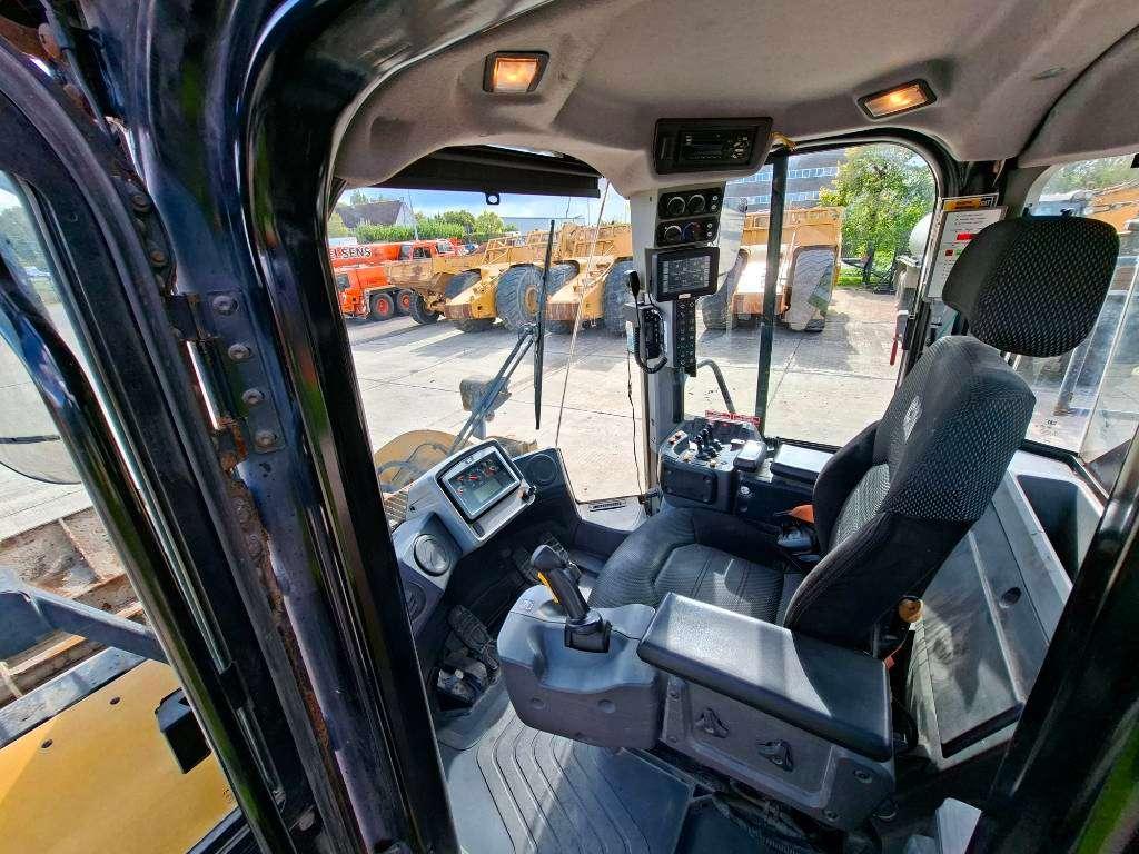 Caterpillar 962M Photo 15