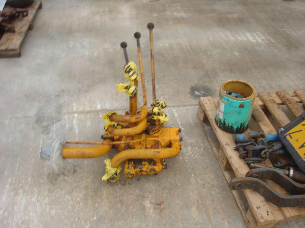 Distributeur hydraulique pour Fiat FL8 Photo 2