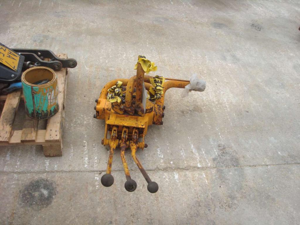 Distributeur hydraulique pour Fiat FL8 Photo 3