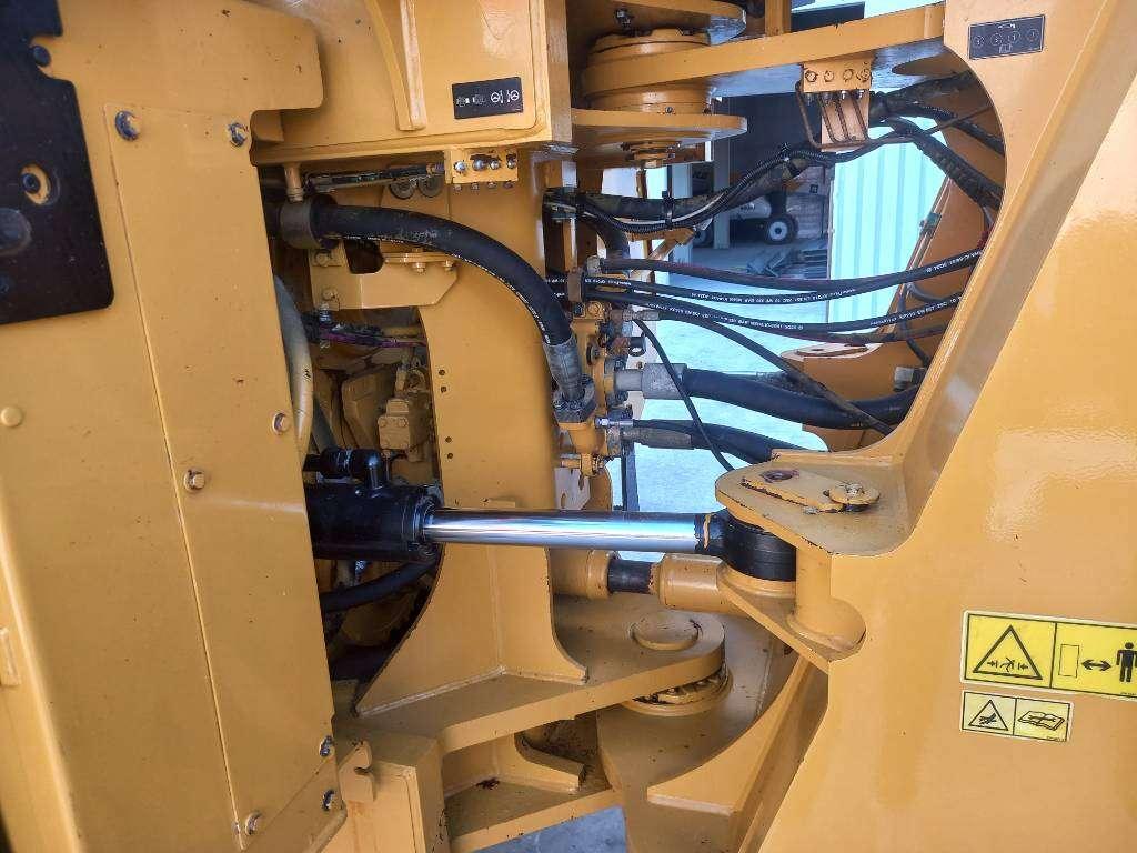 Caterpillar 980 (Abu Dhabi) Photo 16