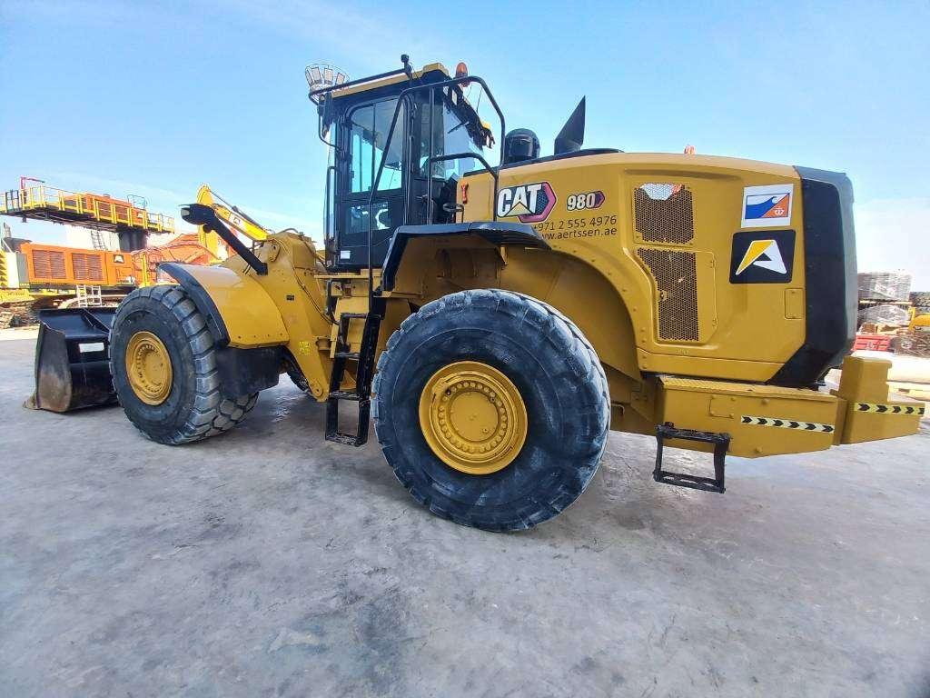Caterpillar 980 (Abu Dhabi) Photo 3