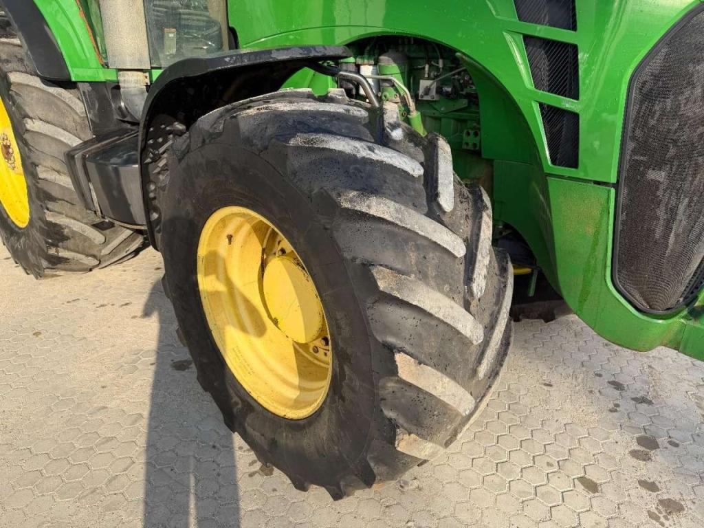 John Deere 8230 PowerShift - NO TLS Photo 10