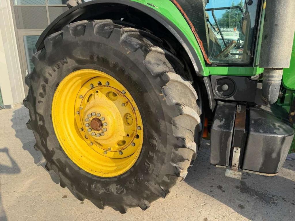 John Deere 8230 PowerShift - NO TLS Photo 11