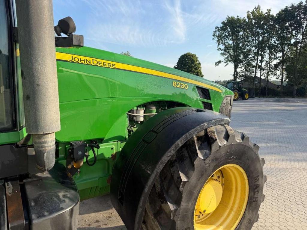 John Deere 8230 PowerShift - NO TLS Photo 12