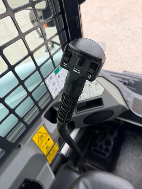Bobcat S450 Photo 10