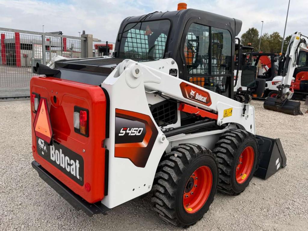 Bobcat S450 Photo 4