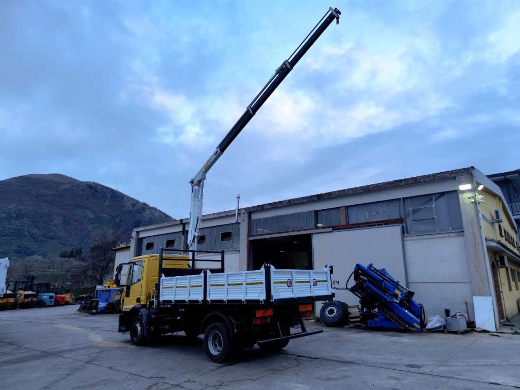 Iveco EUROCARGO 120E28P Photo 23