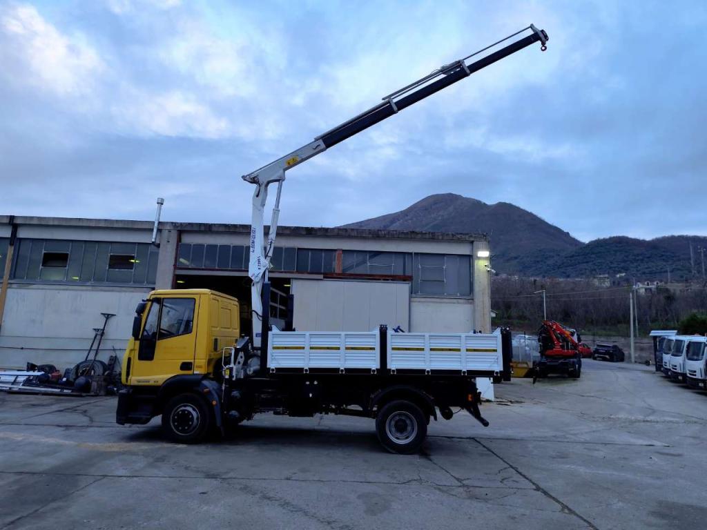 Iveco EUROCARGO 120E28P Photo 24