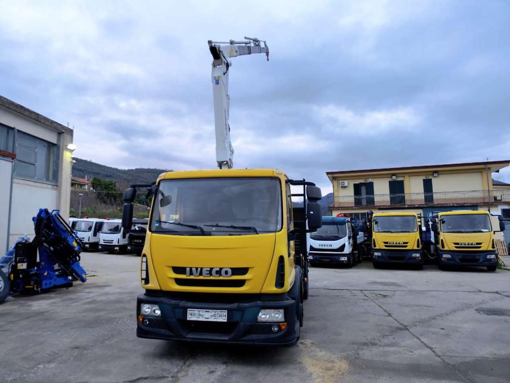 Iveco EUROCARGO 120E28P Photo 26