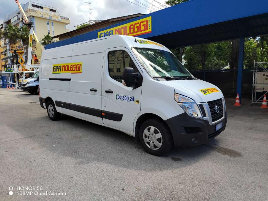 Nissan nv400 Photo 1