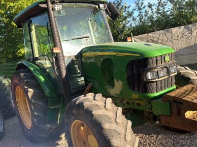 John Deere 5820 en vente par Moscadelli Macchine Agricole