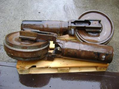 Roue folle pour Caterpillar 320 B en vente par PRV Ricambi Srl