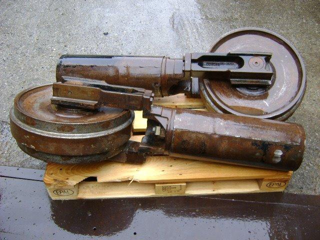Roue folle pour Caterpillar 320 B Photo 1