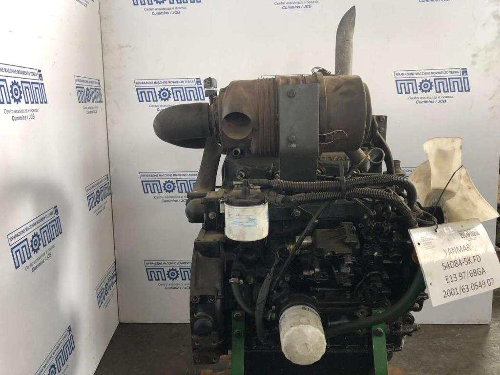 Yanmar S4D84 Photo 4