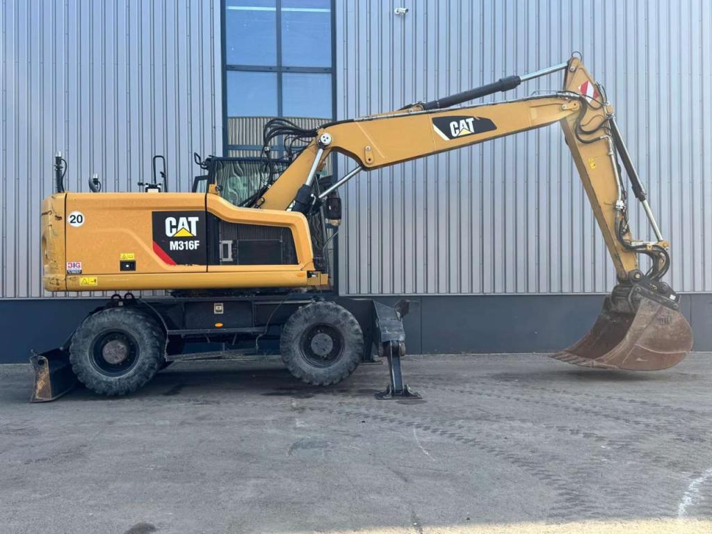 Caterpillar M316F Mobile excavator Photo 4