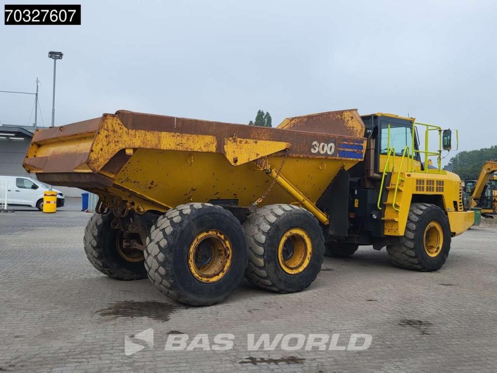Komatsu HM300-3 Photo 12