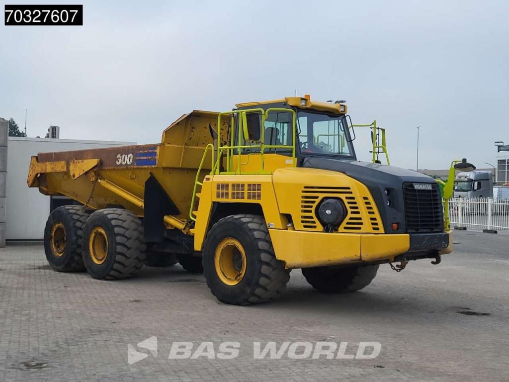 Komatsu HM300-3 Photo 13