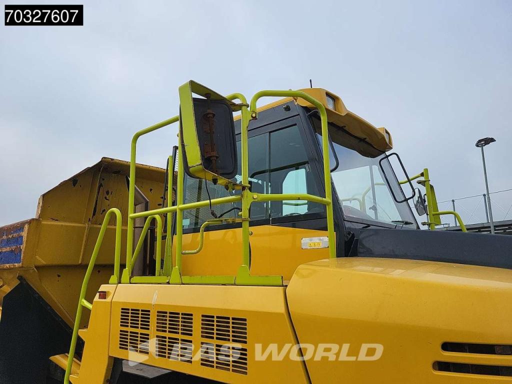 Komatsu HM300-3 Photo 16
