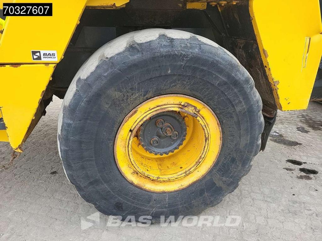 Komatsu HM300-3 Photo 20
