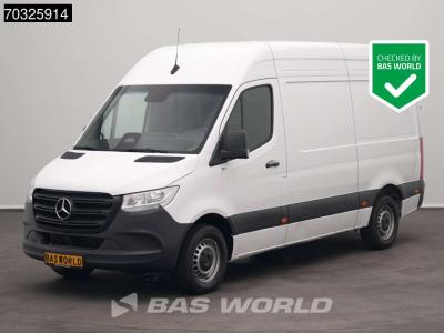Mercedes-Benz Sprinter 317 CDI L2H2 Navi Airco Cruise Camera 10inch MBUX CarPlay Parkeersensoren v+a Euro6 L2 A/C en vente par BAS World B.V.