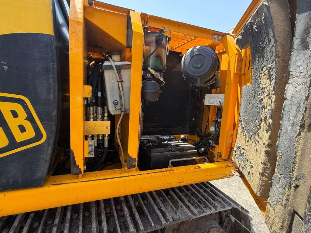JCB JS130 Photo 10