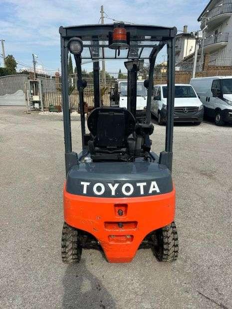 Toyota Traigo 48 Photo 4