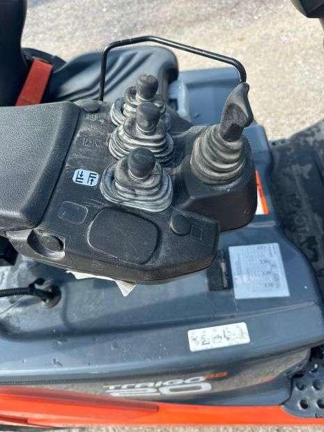 Toyota Traigo 48 Photo 6