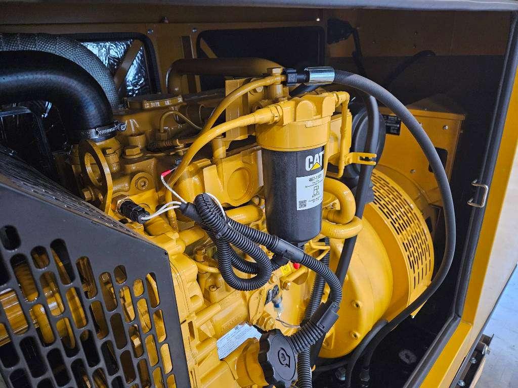 CAT DE65GC - 65 kVA Stand-by Generator Set - DPX-18206 Photo 12