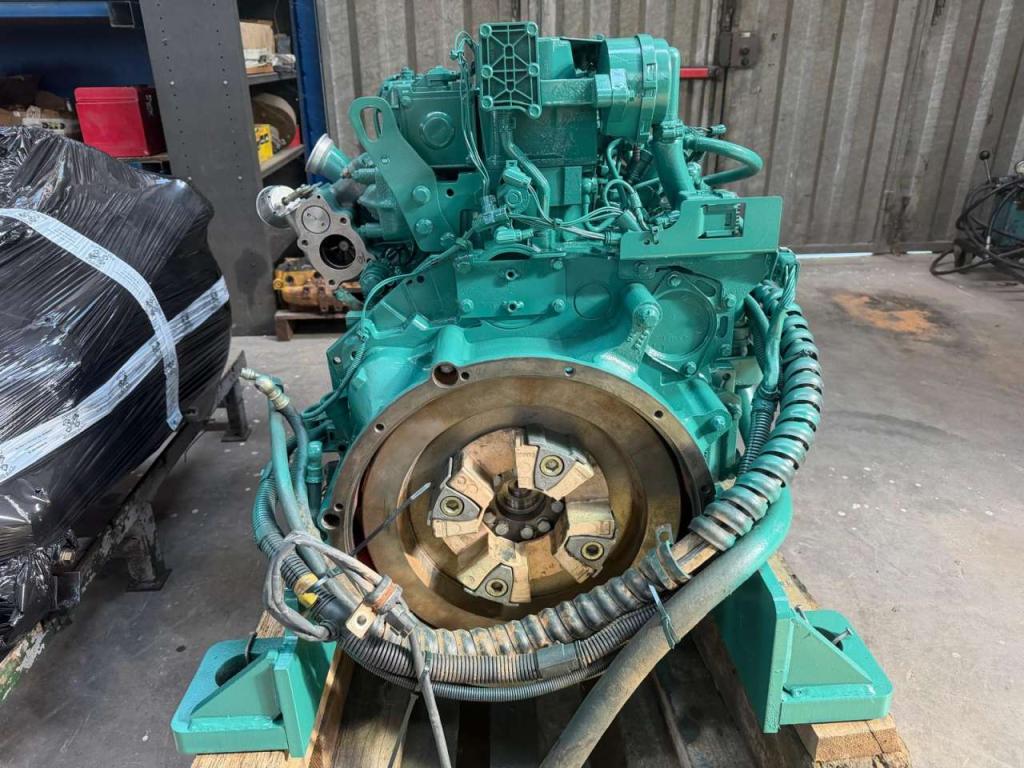 Moteur à combustion pour Volvo D6E EFE3 Photo 2