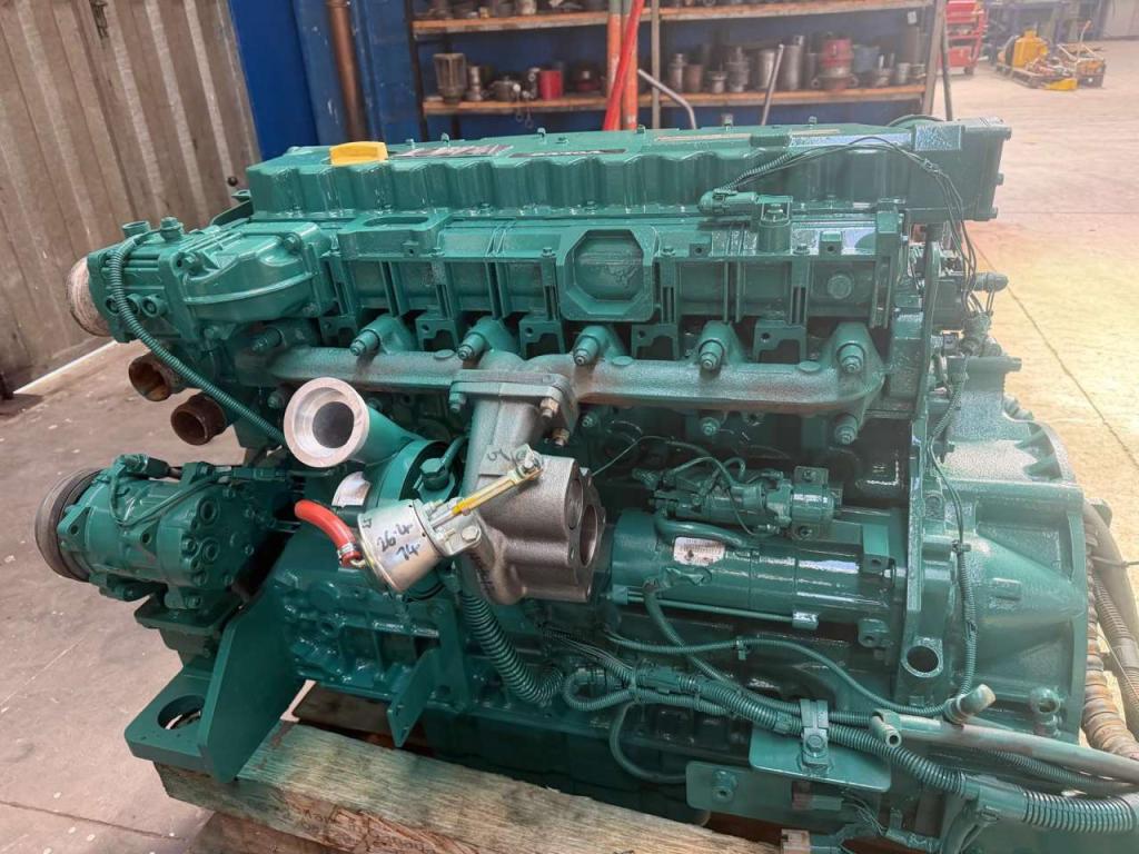 Moteur à combustion pour Volvo D6E EFE3 Photo 3
