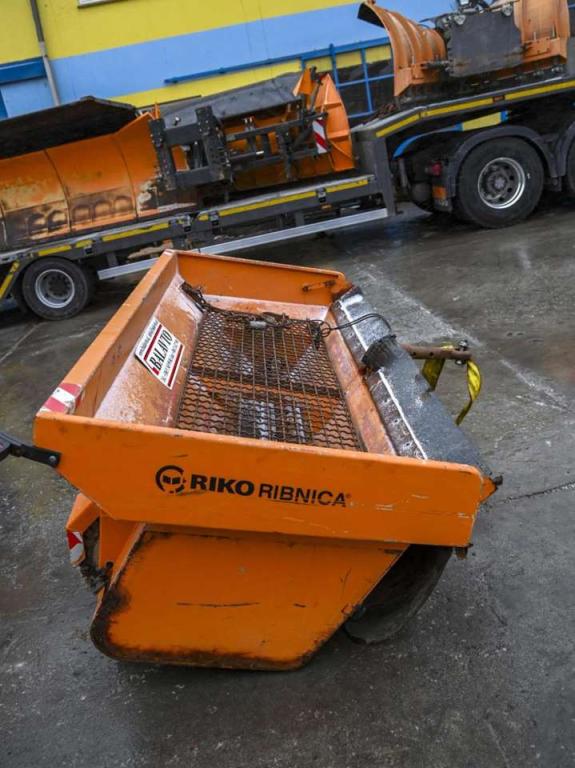 Riko Ribnica rear longitudinal spreader VP12/27 Photo 3