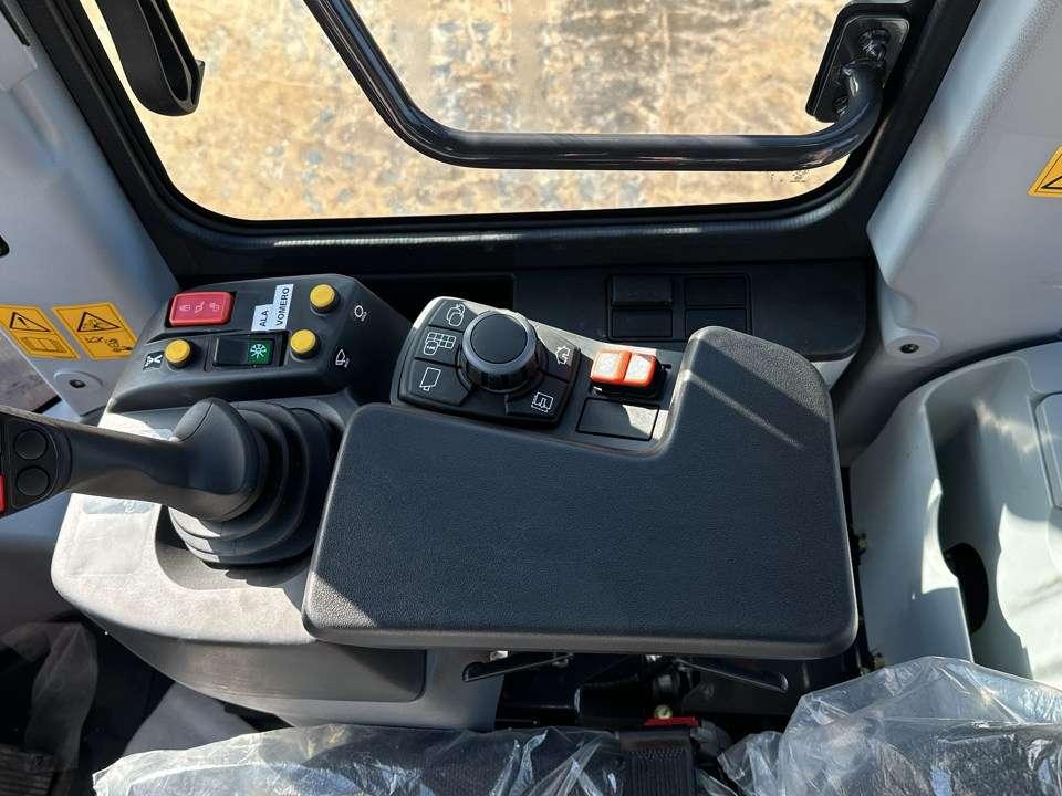 Hitachi ZW180PL-7 Photo 13