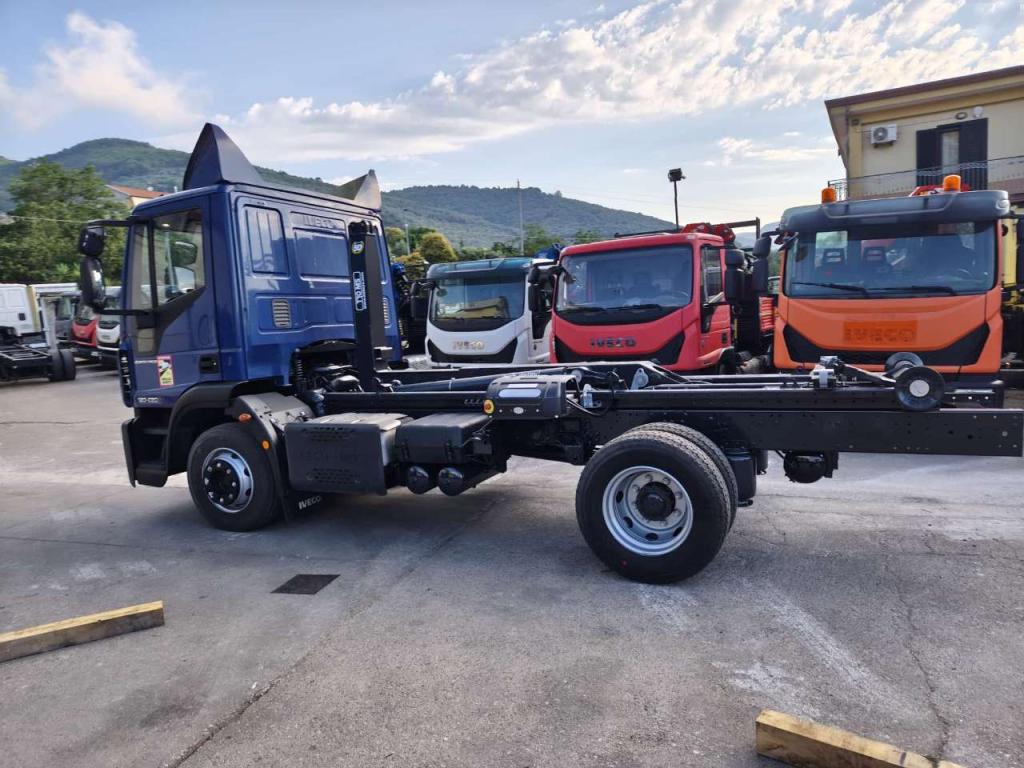 Iveco EUROCARGO CUBE 120-220 Photo 21